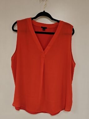 Ann Taylor Sleeveless V-Neck Shirt